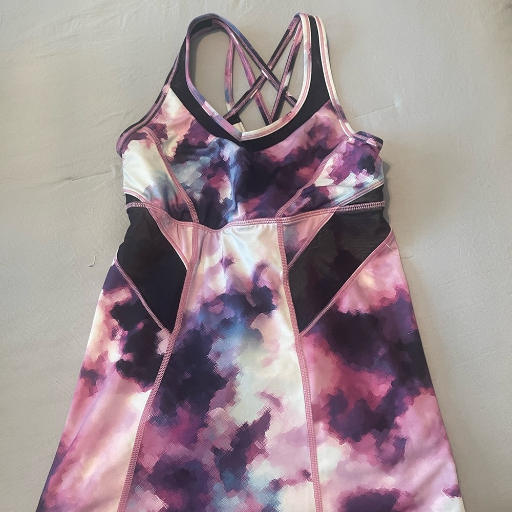 Lululemon size 4 tank